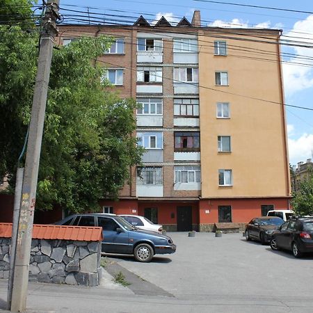 Уютная VIP-студия в центре. Винница Экстерьер фото